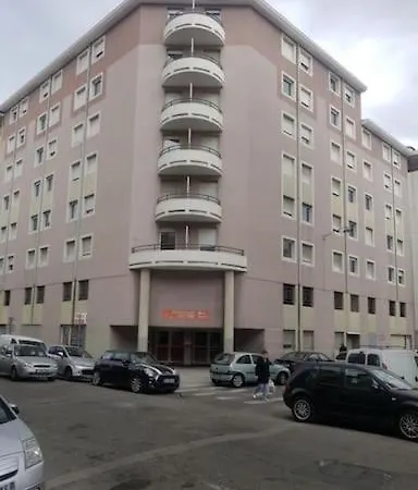 Quartier Du Port *